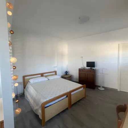 A Casa Di Marzia Bed & Breakfast Zambrone
